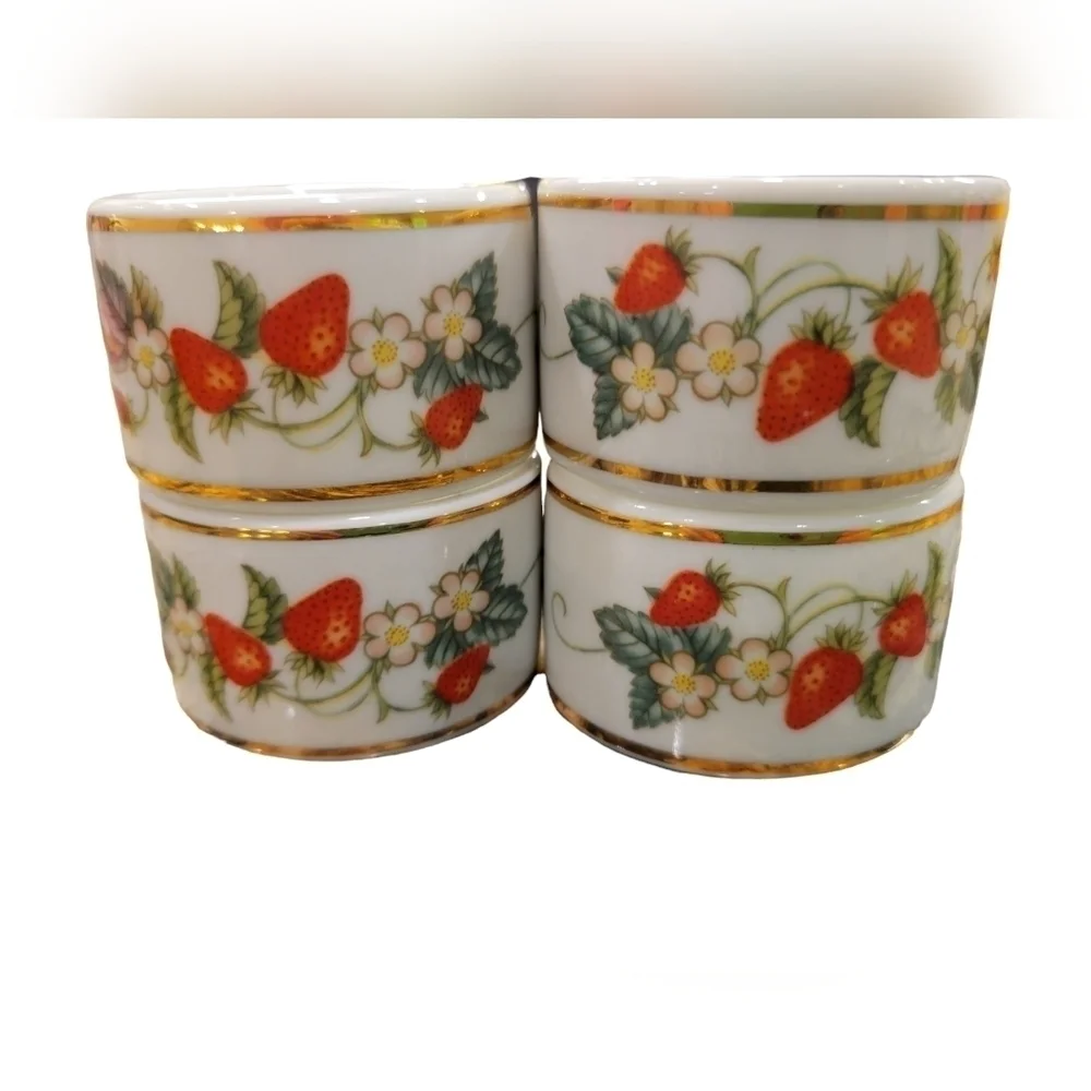 4 Strawberry Napkin Rings Set by Avon VINTAGE